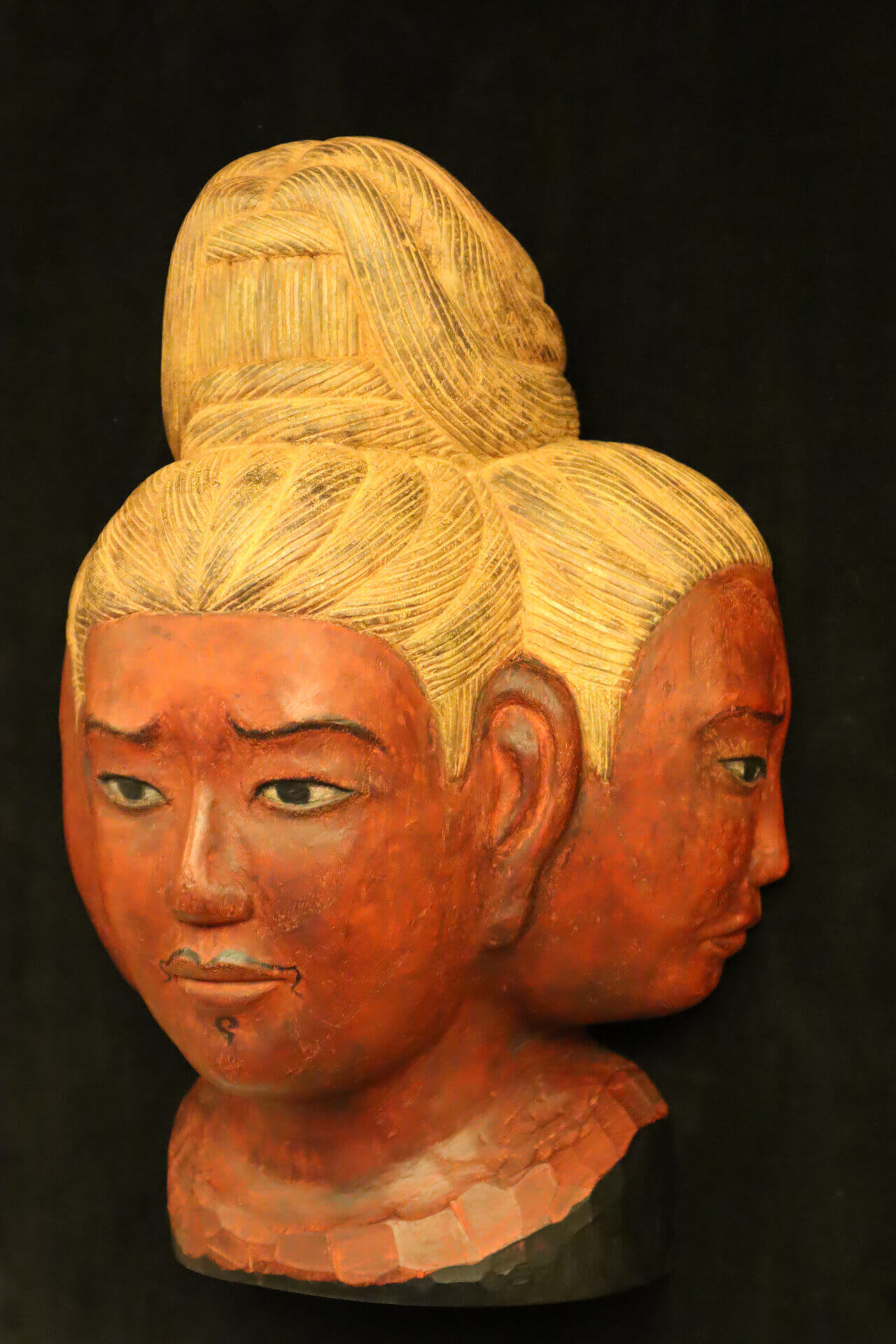 仏面 阿修羅の写真（左側）